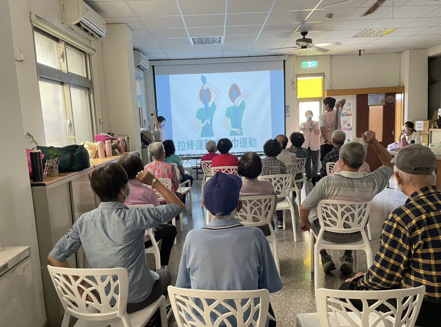 圖說:亞大護理學系社區衛生護理學實習於大里衛生所規劃創意衛教提案促進長者健康,實踐服務學習精神。