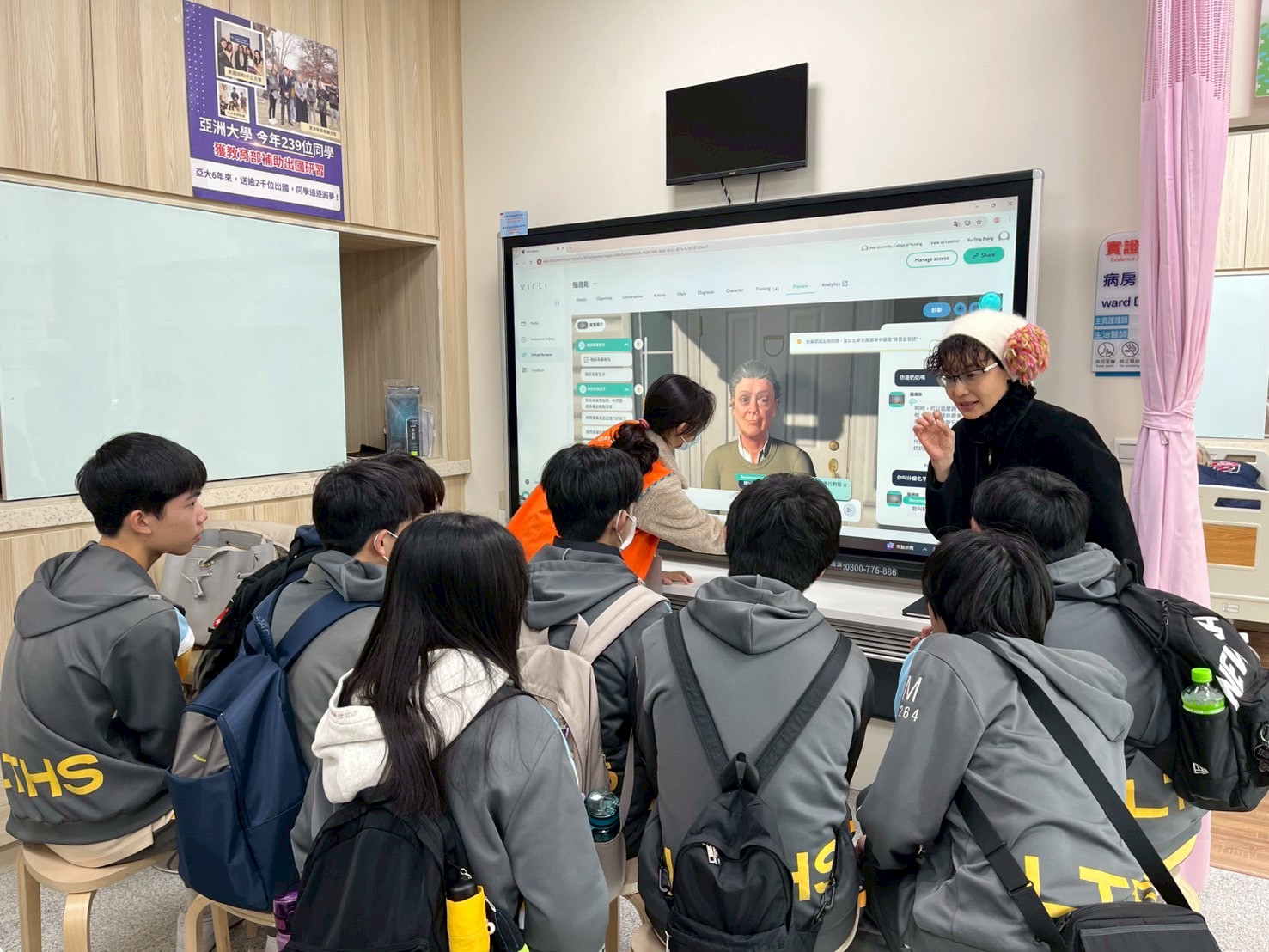 圖二、高中生透過生成式 AI x元宇宙教案，與虛擬爺奶進行智慧溝通體驗。